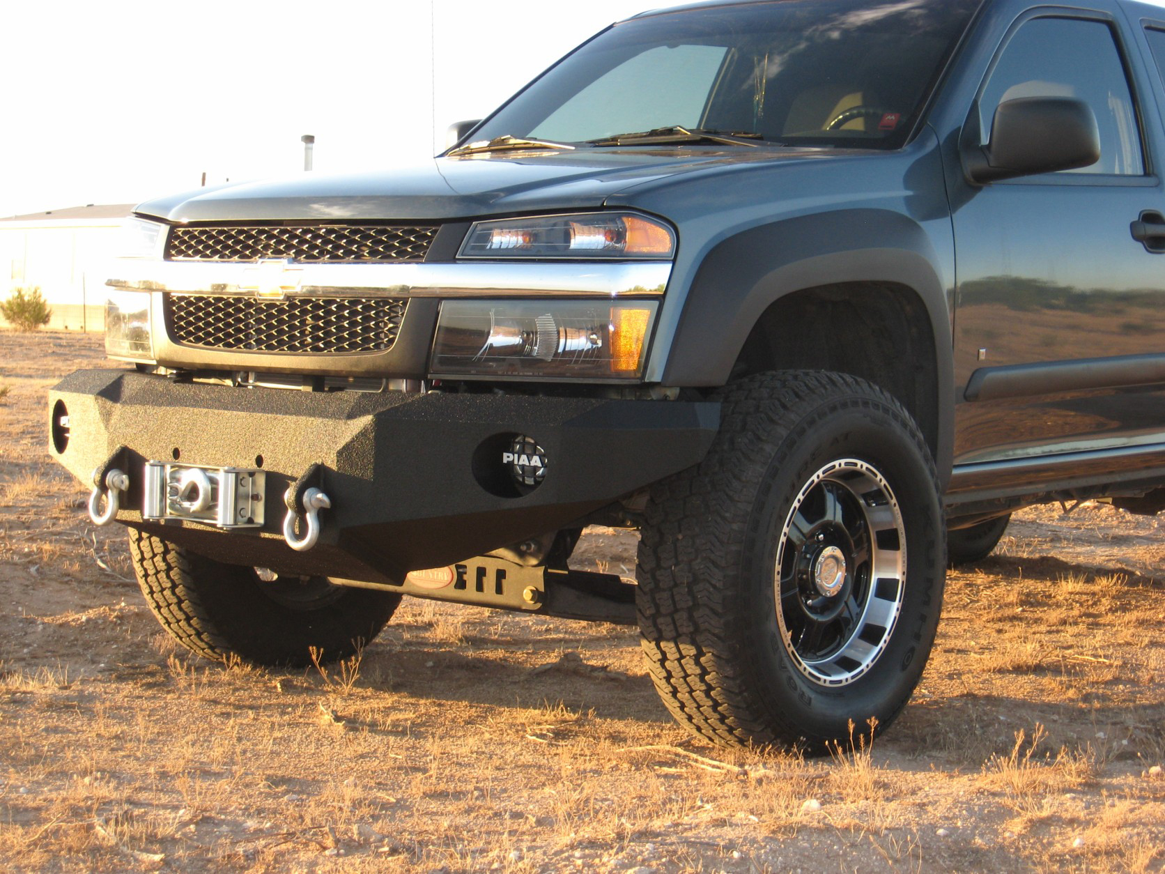 04-14 Chevolet Colorado front base bumper 04-14 Chevolet Colorado front base bumper