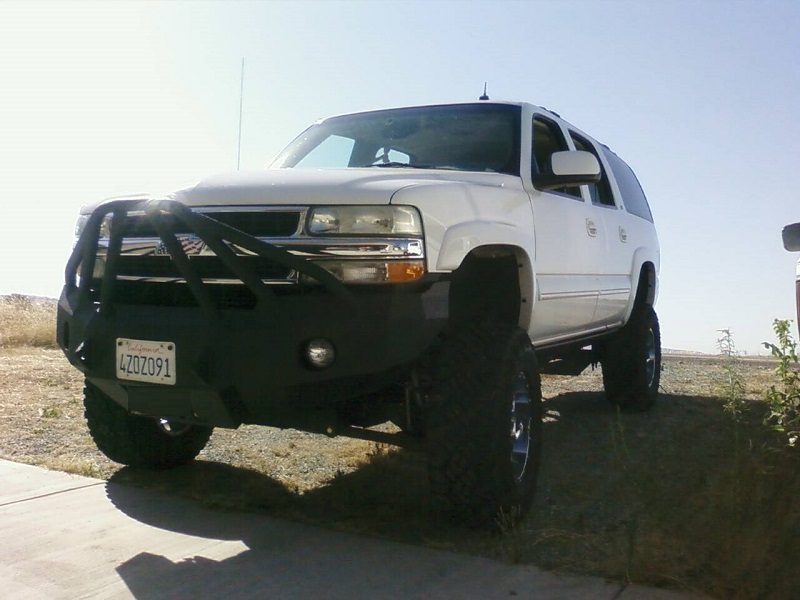 00-02 Chevy Suburban  front base bumper  with delta 6 00-02 Chevy Suburban  front base bumper  with delta 6