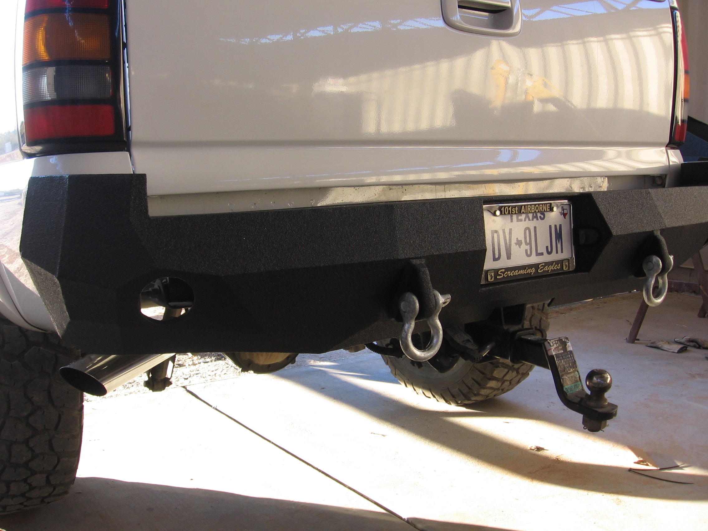 99-02 GMC 1500 Rear Base Bumper 99-02 GMC 1500 Rear Base Bumper